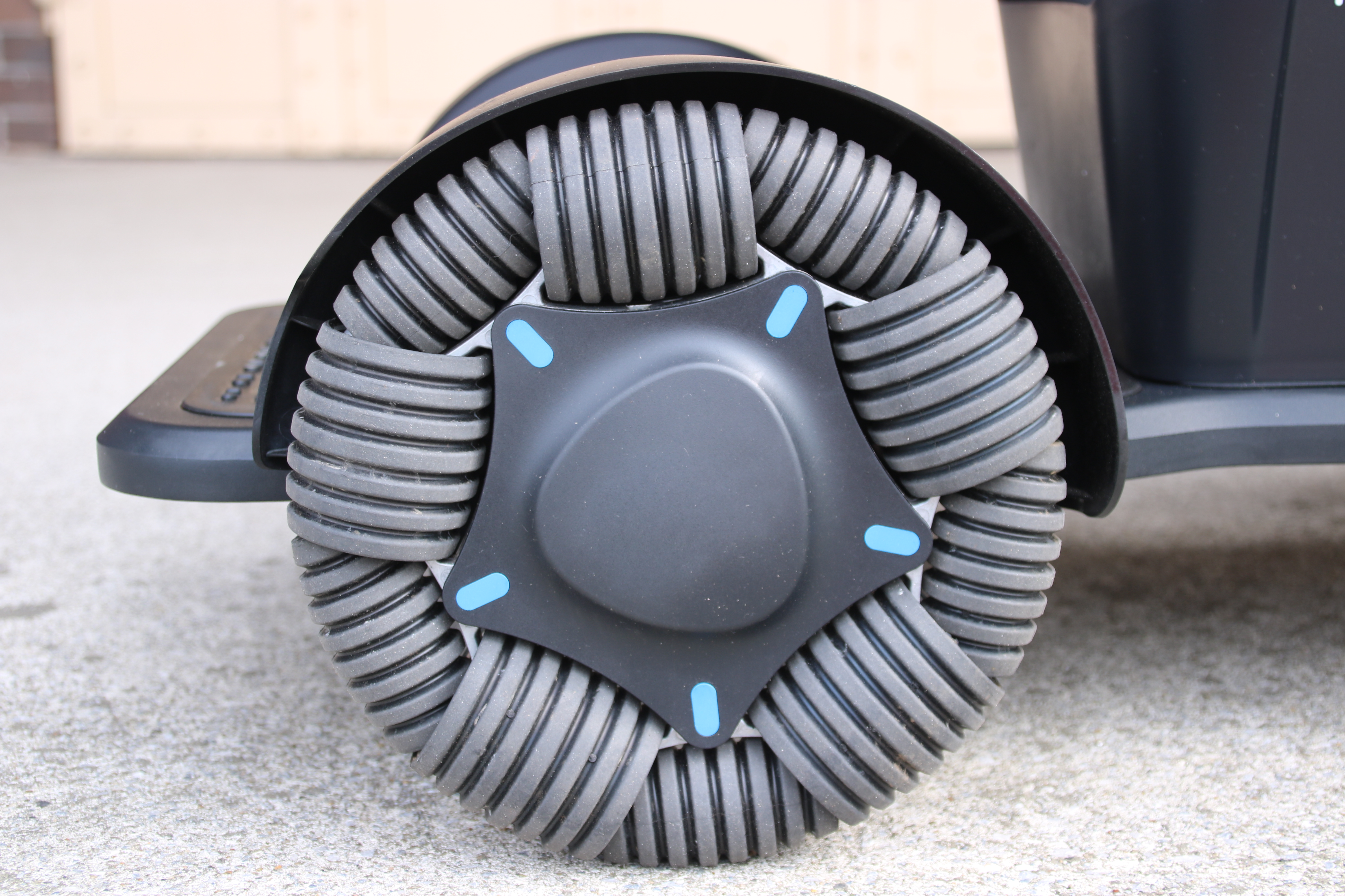 オムニホイールとサスペンション