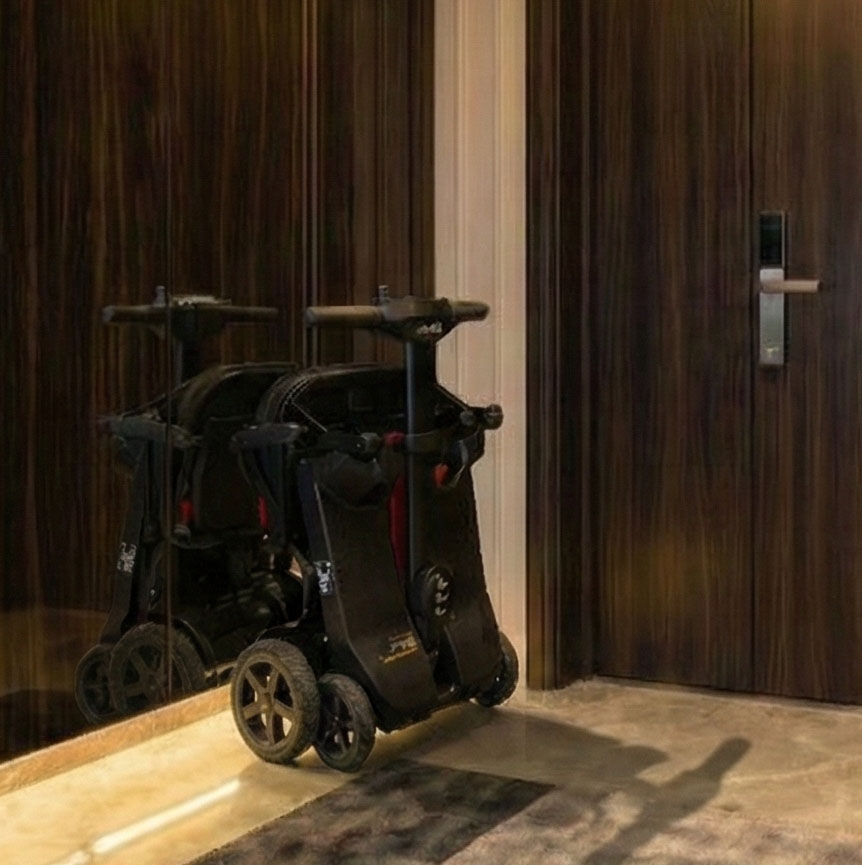 玄関での自立収納